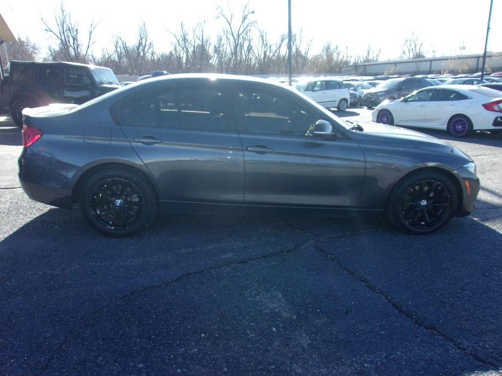BMW 3-Series 320i xDrive Sedan 2016