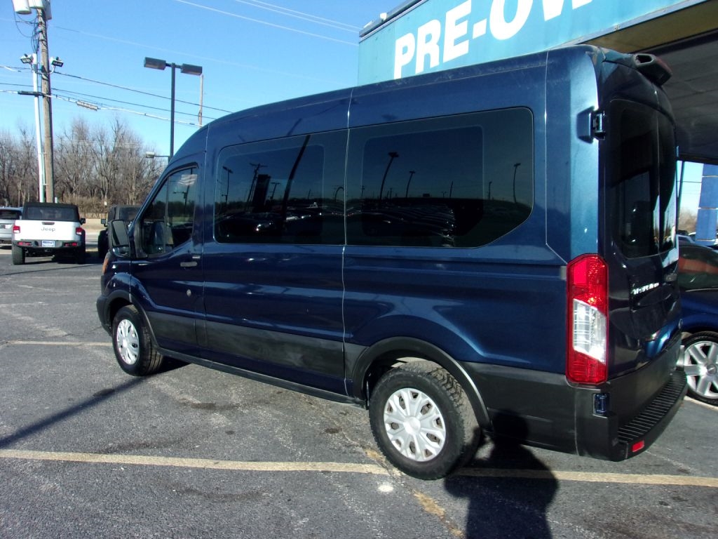 Ford Transit 150 Wagon Med. Roof XL w/Sliding Pass. 130-in. WB 2019