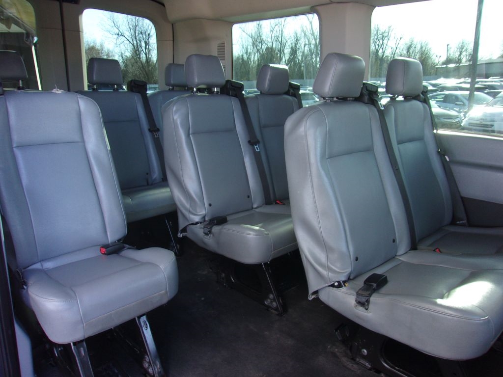 Ford Transit 150 Wagon Med. Roof XL w/Sliding Pass. 130-in. WB 2019