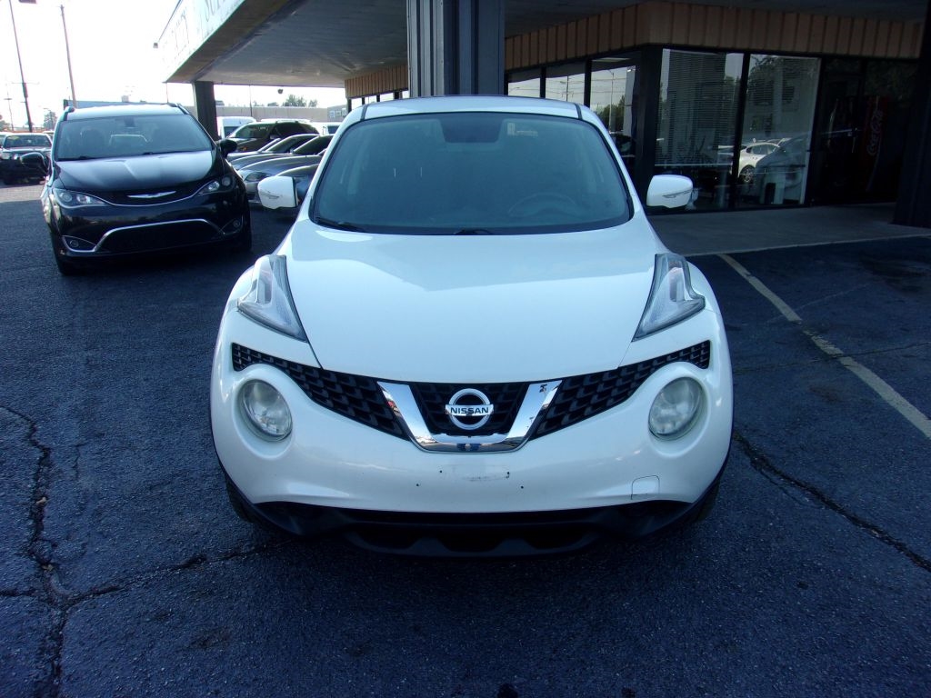 Nissan Juke SV FWD 2015