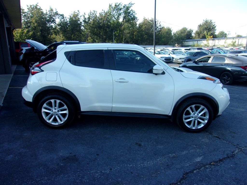 Nissan Juke SV FWD 2015