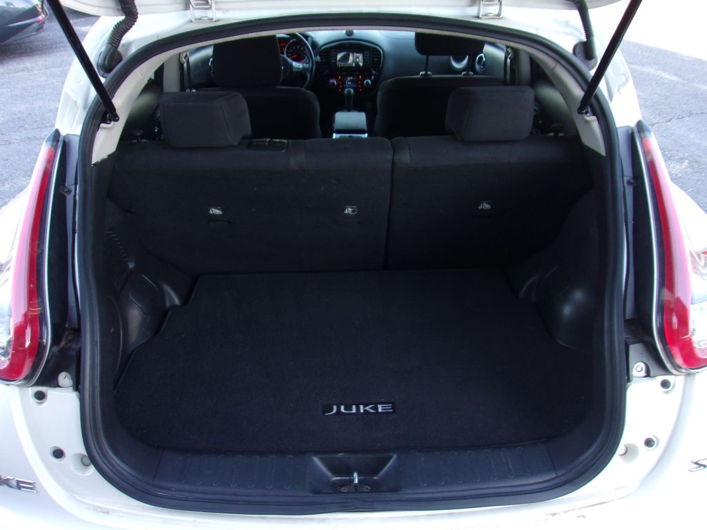 Nissan Juke SV FWD 2015