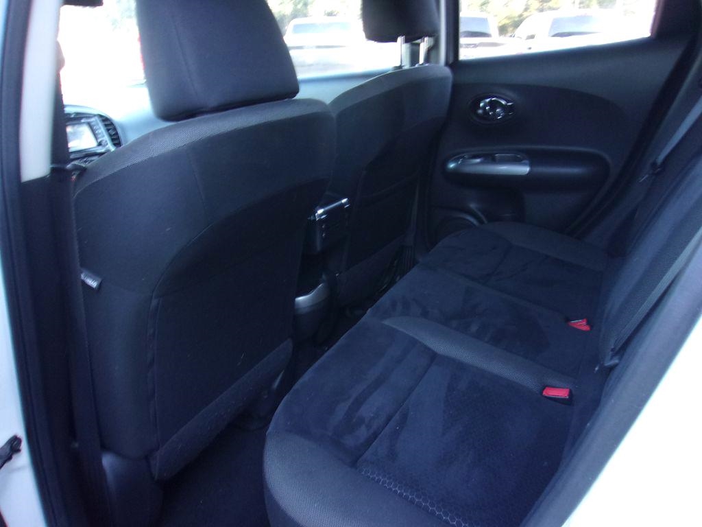 Nissan Juke SV FWD 2015