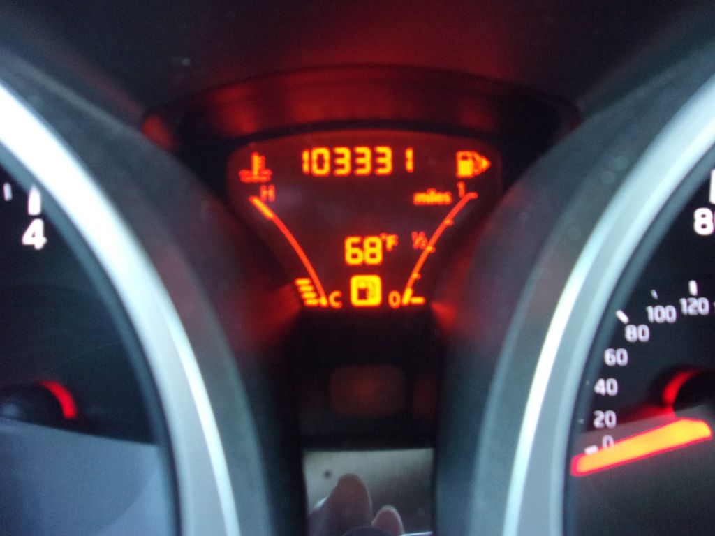 Nissan Juke SV FWD 2015