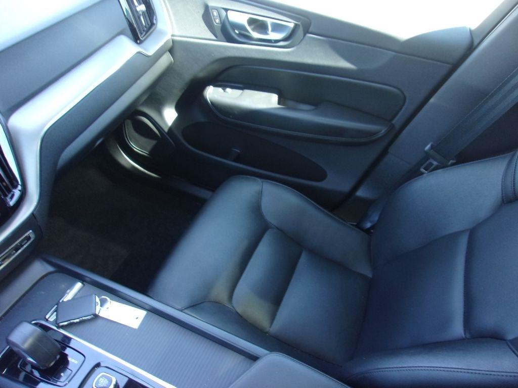 Volvo XC60 B5 Core AWD 2024