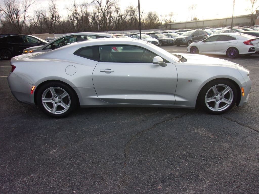 Chevrolet Camaro 1LT Coupe 8A 2018