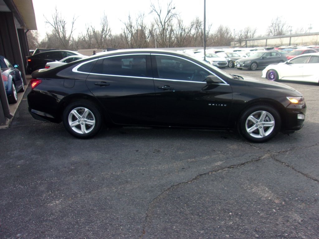 Chevrolet Malibu LS 2022