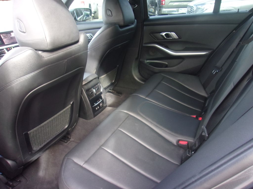 BMW 3-Series 330i 2019