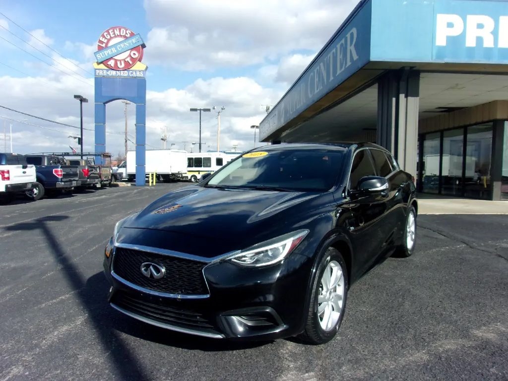 Infiniti QX30 Base 2018