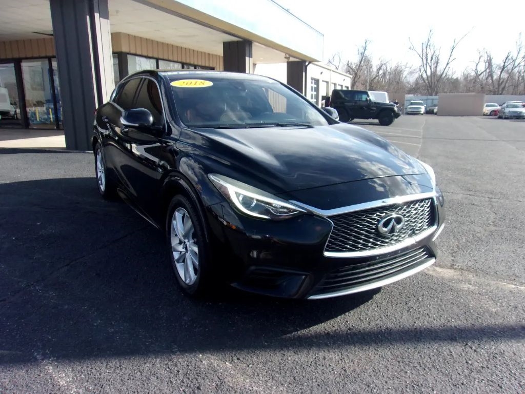 Infiniti QX30 Base 2018