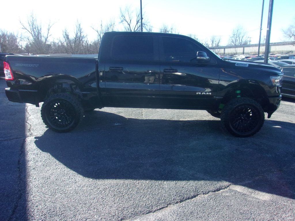 RAM 1500 Big Horn Crew Cab SWB 4WD 2023