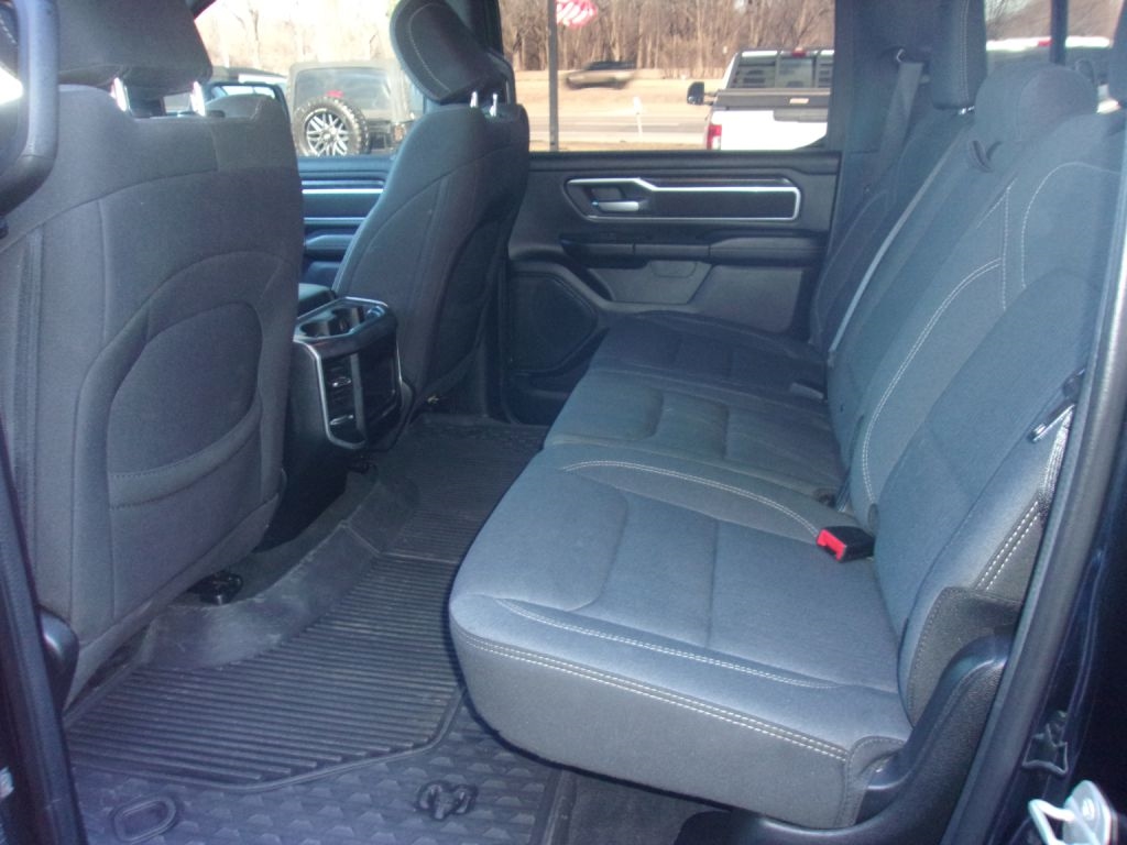 RAM 1500 Big Horn Crew Cab SWB 4WD 2023