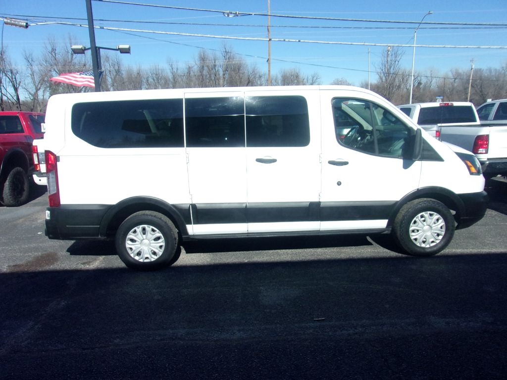 Ford Transit 150 Wagon Low Roof XL 60/40 Pass. 130-in. WB 2018