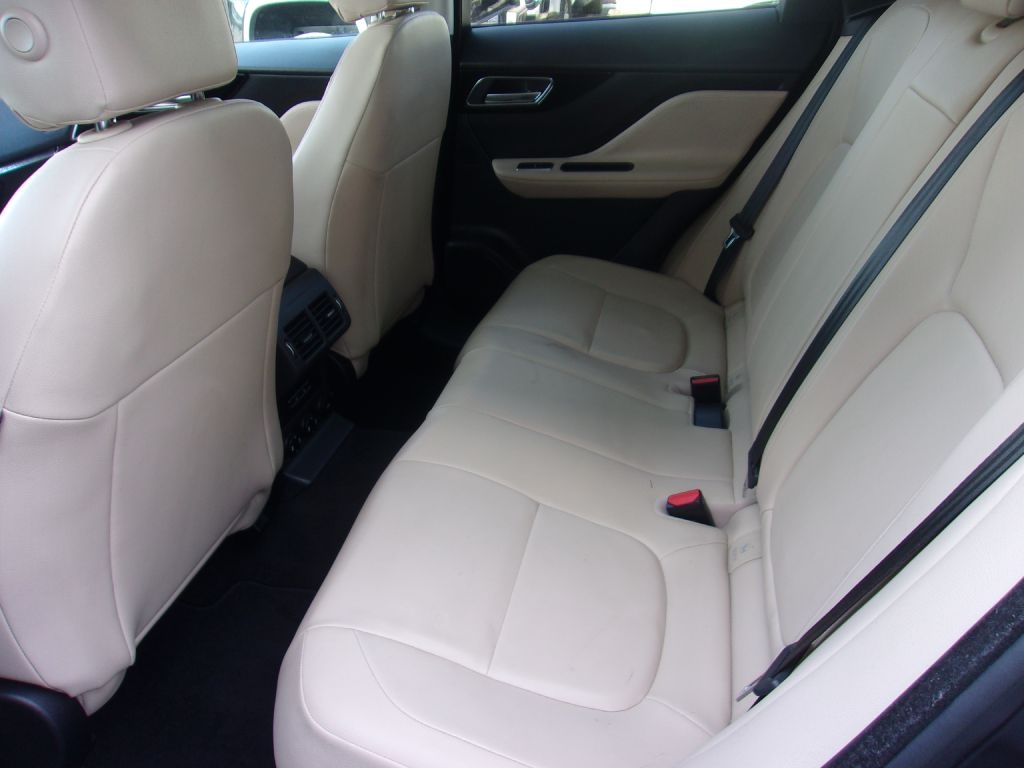 Jaguar F-Pace 20d Premium 2017