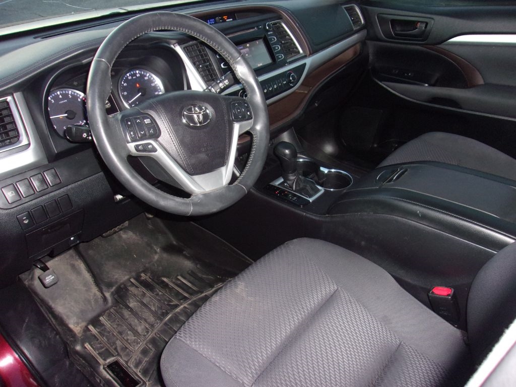 Toyota Highlander LE FWD I4 2017