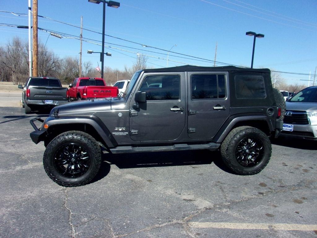 Jeep Wrangler Unlimited Sahara 4WD 2017