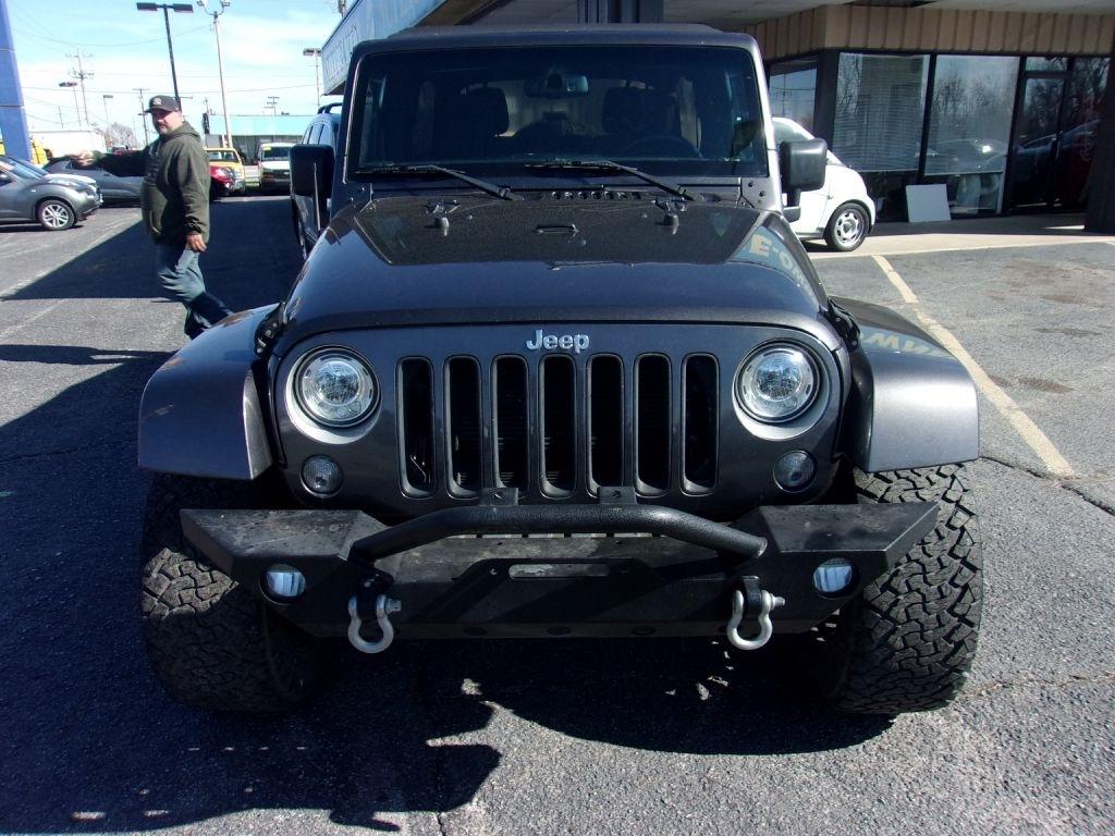 Jeep Wrangler Unlimited Sahara 4WD 2017