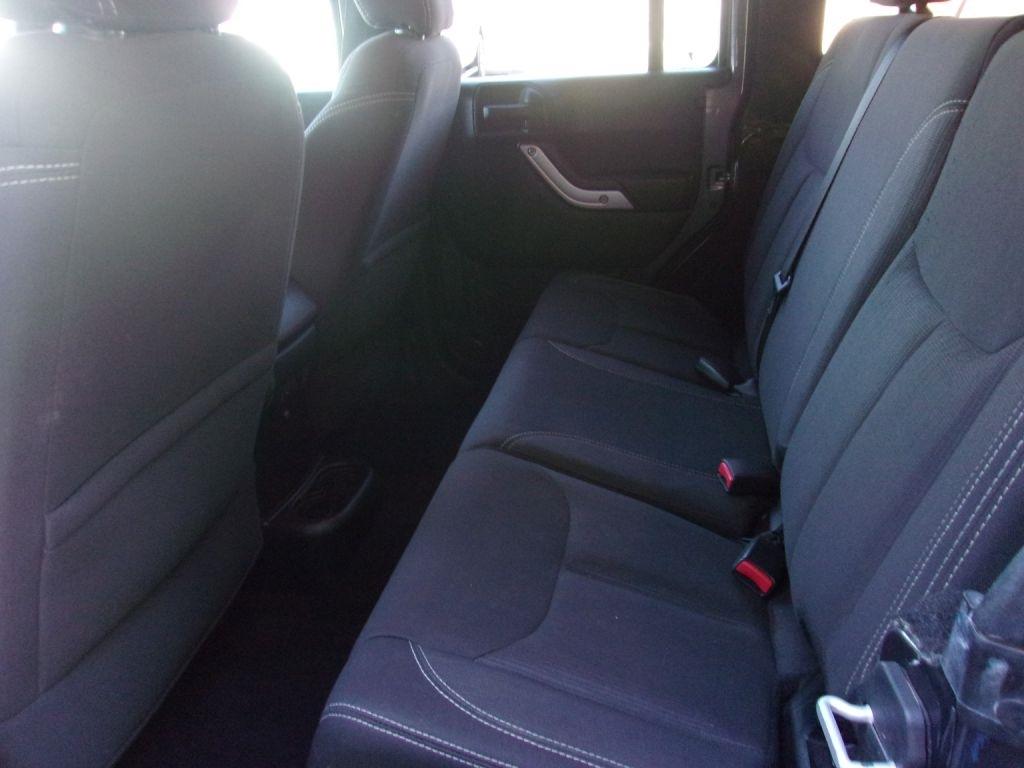 Jeep Wrangler Unlimited Sahara 4WD 2017