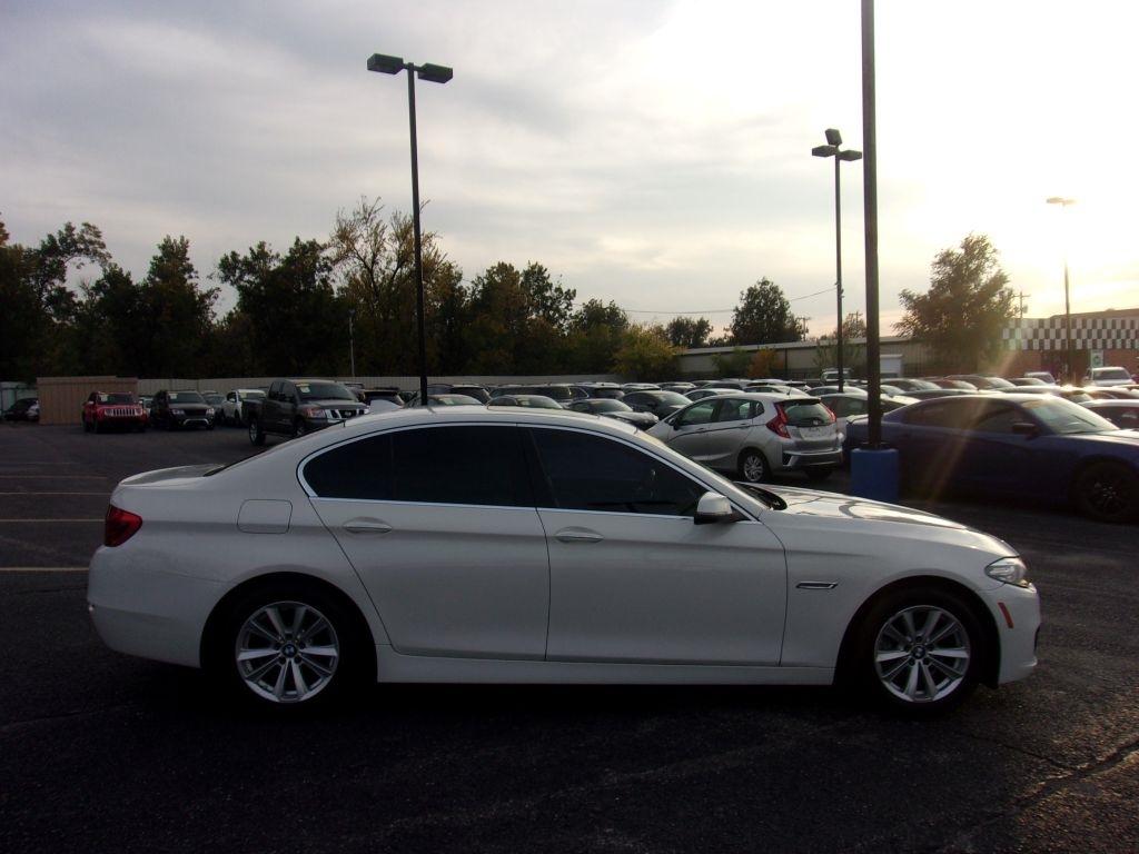 BMW 5-Series 528i 2016