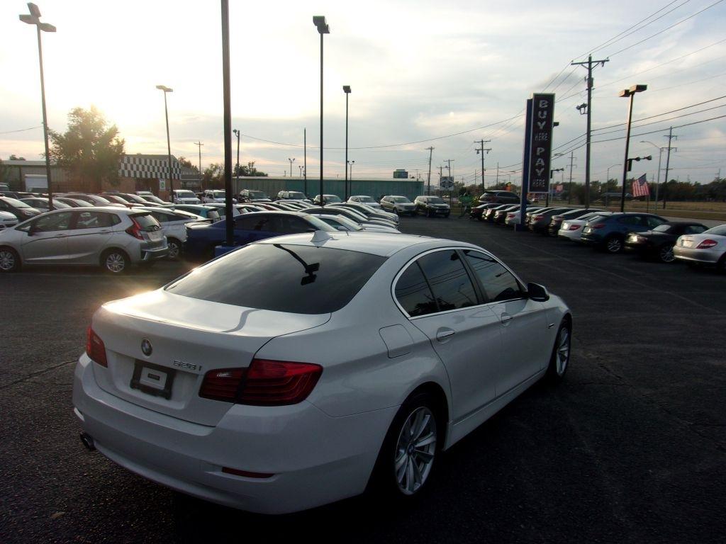 BMW 5-Series 528i 2016
