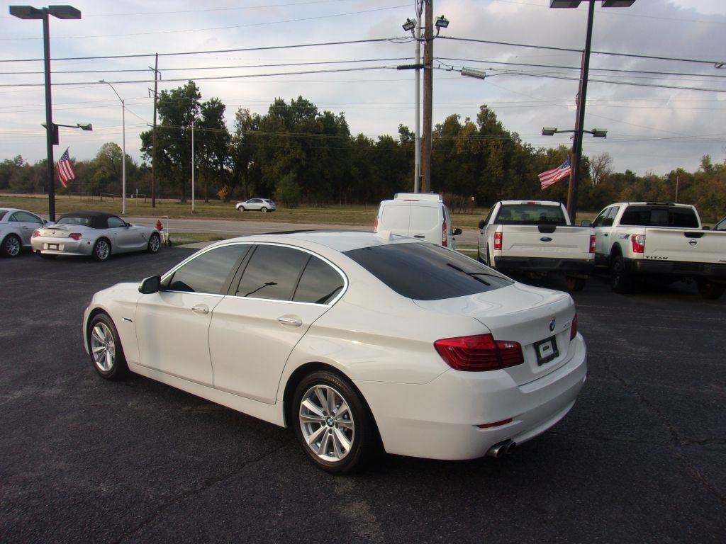 BMW 5-Series 528i 2016