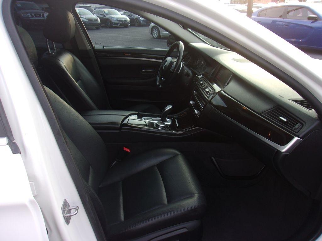 BMW 5-Series 528i 2016