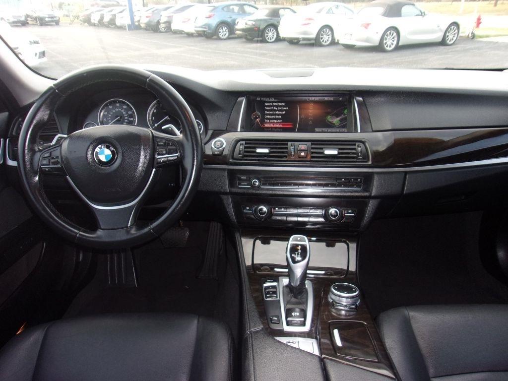 BMW 5-Series 528i 2016