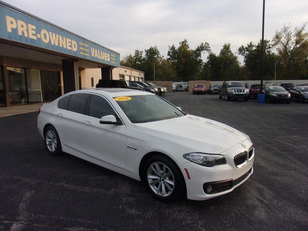 BMW 5-Series 528i 2016