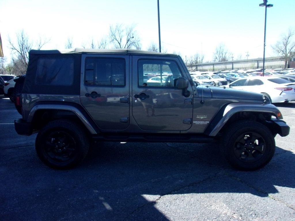 Jeep Wrangler Unlimited Sahara 4WD 2014