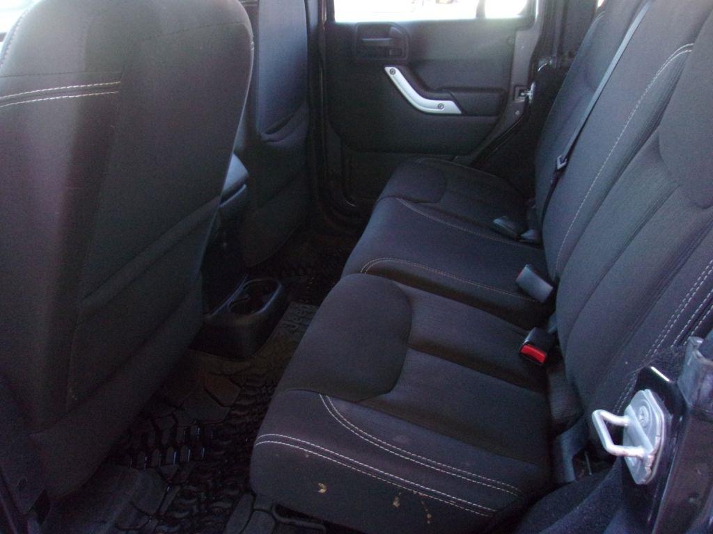 Jeep Wrangler Unlimited Sahara 4WD 2014