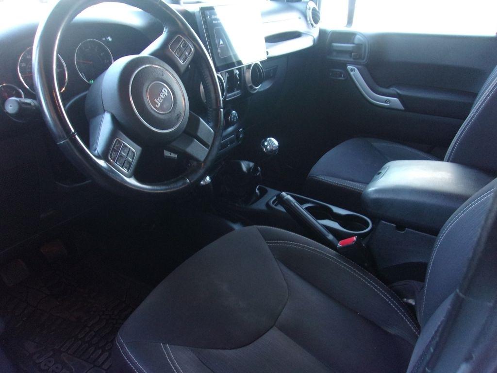 Jeep Wrangler Unlimited Sahara 4WD 2014