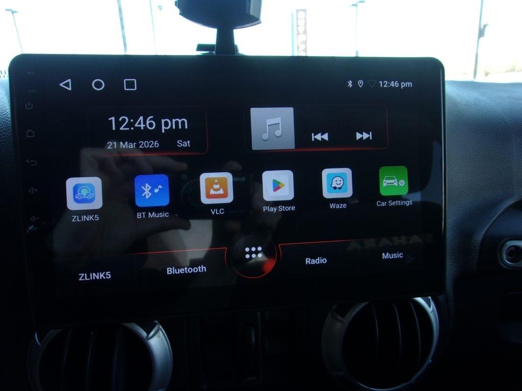 Jeep Wrangler Unlimited Sahara 4WD 2014