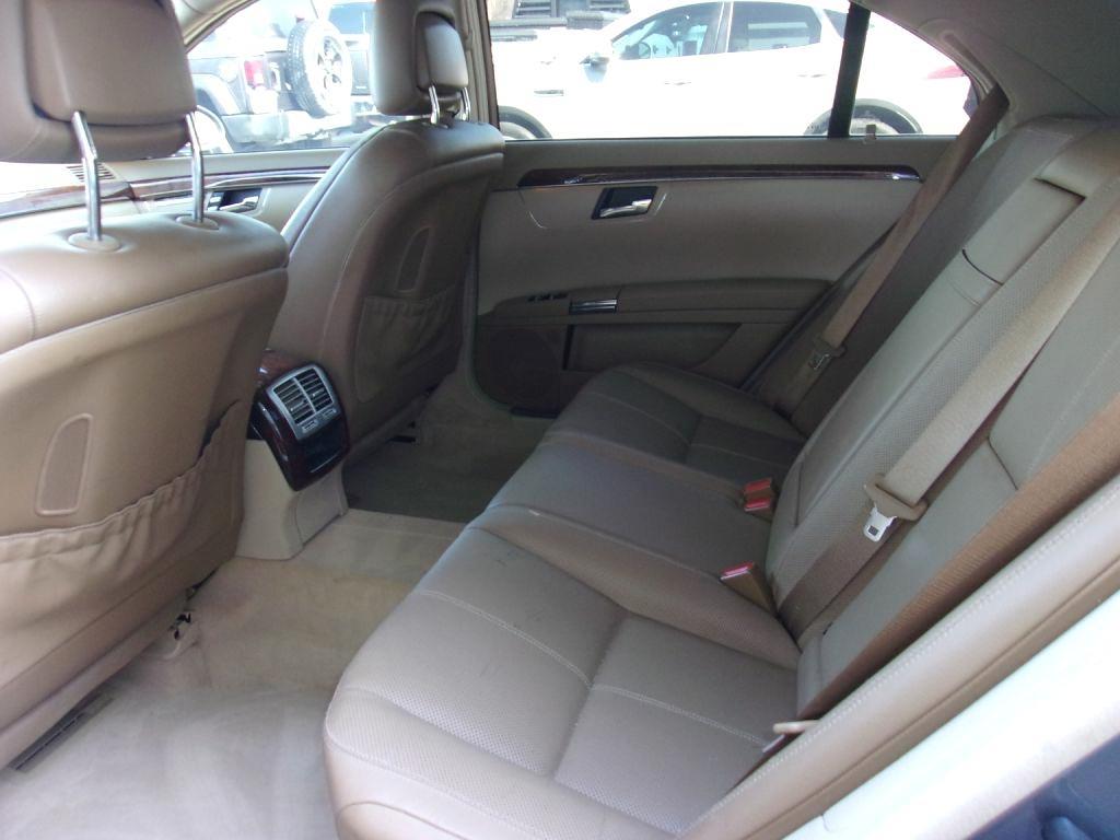Mercedes-Benz S-Class S550 4MATIC 2009