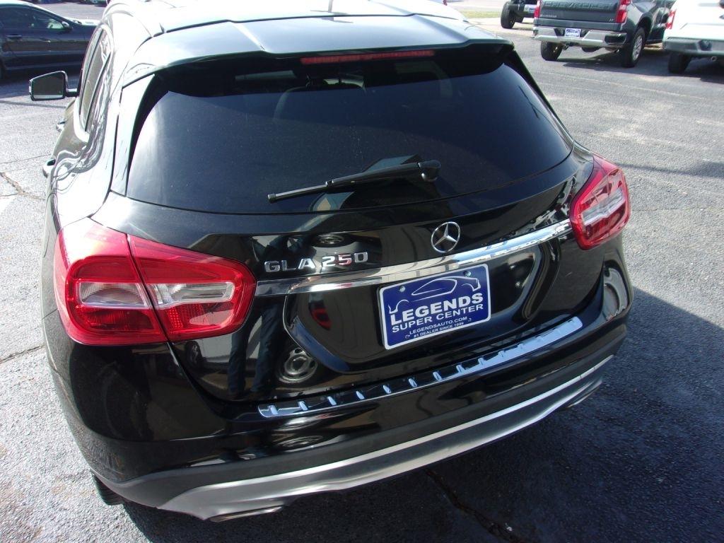 Mercedes-Benz GLA-Class GLA250 2017