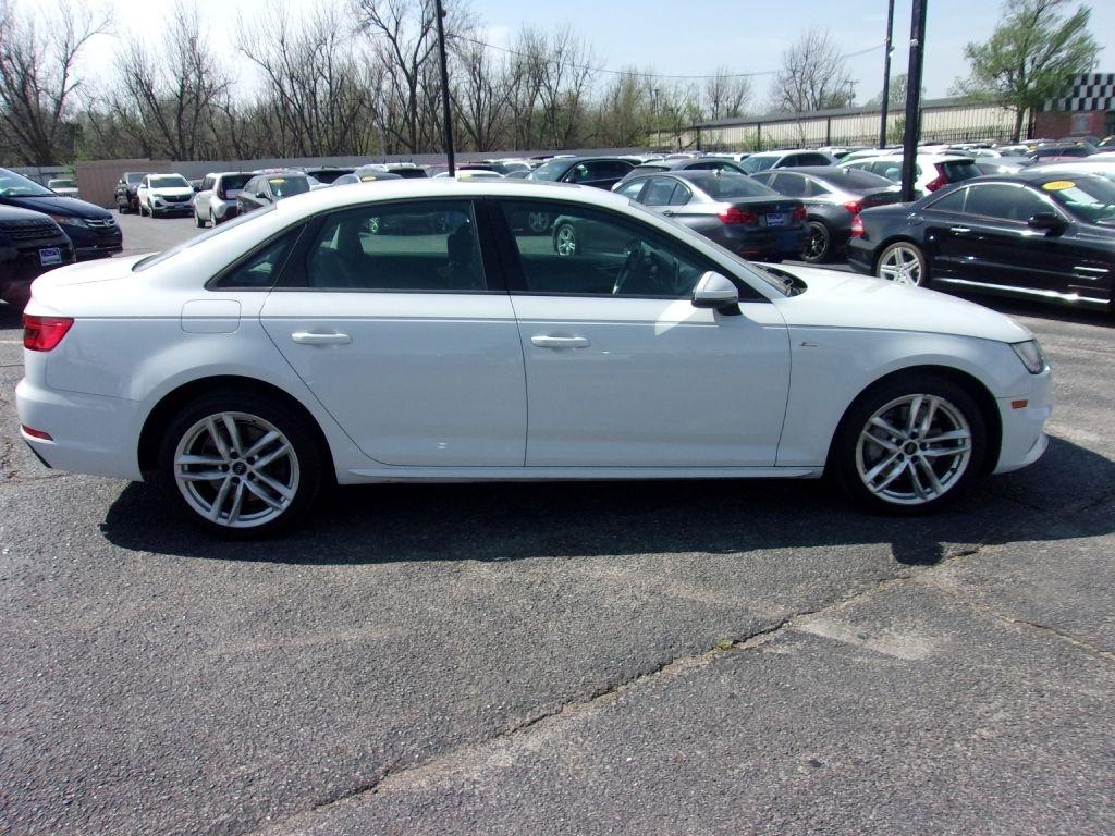 Audi A4 2.0T Premium quattro Sedan 2017