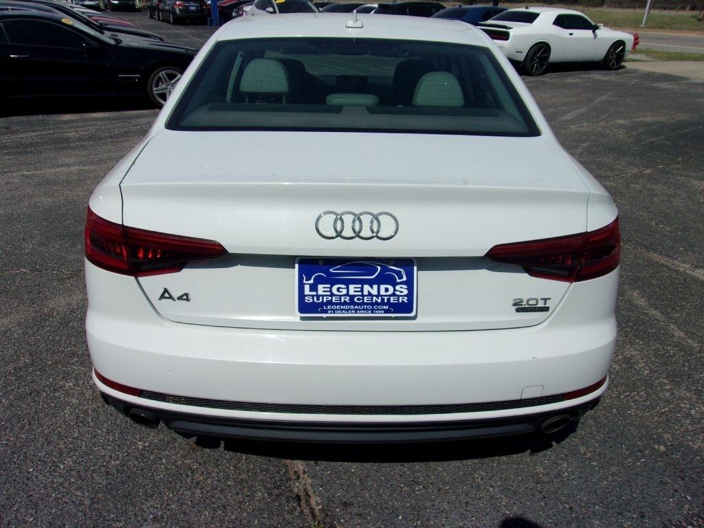 Audi A4 2.0T Premium quattro Sedan 2017