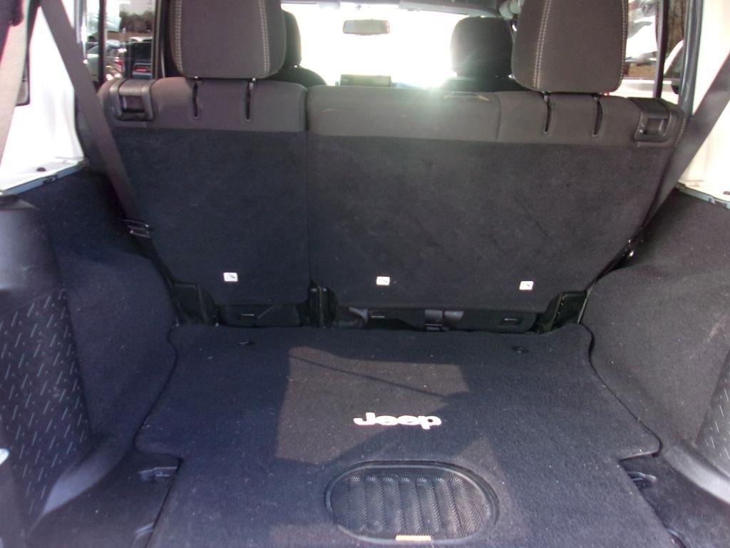 Jeep Wrangler Unlimited Sahara 4WD 2015