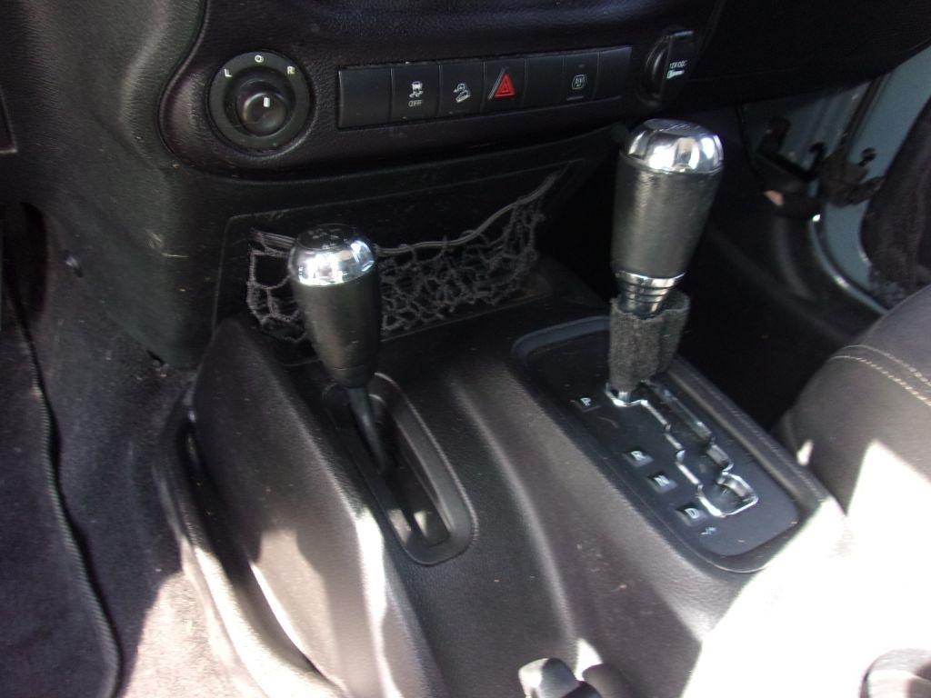 Jeep Wrangler Unlimited Sahara 4WD 2015