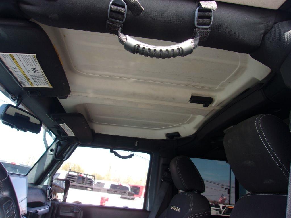 Jeep Wrangler Unlimited Sahara 4WD 2015