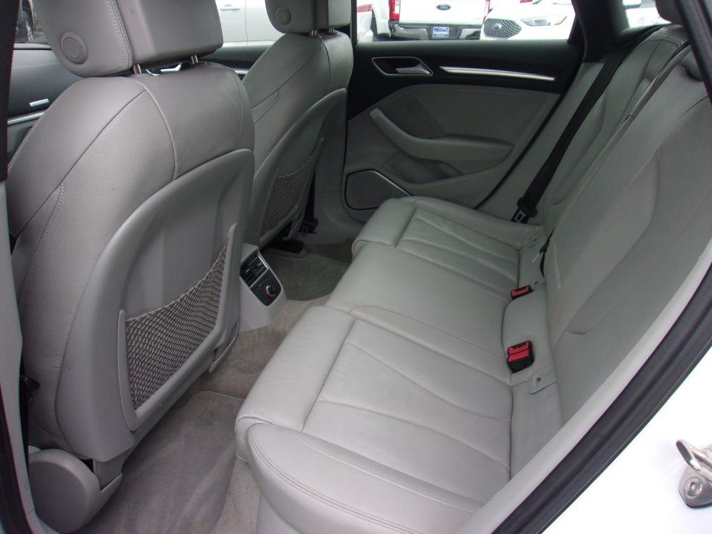 Audi A3 2.0T Premium Sedan quattro S tronic 2015