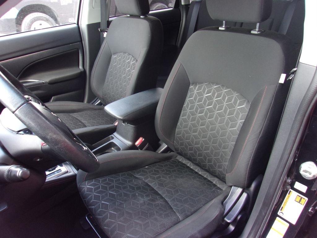 Mitsubishi Outlander Sport 2.0 ES CVT 2022