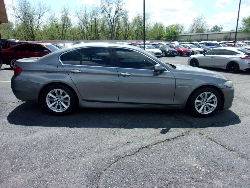 BMW 5-Series 528i xDrive 2016