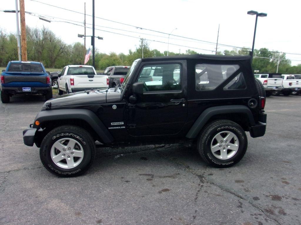 Jeep Wrangler Sport 4WD 2016