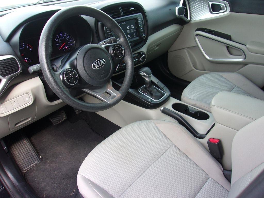 Kia Soul LX CVT 2021