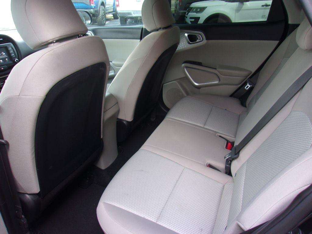 Kia Soul LX CVT 2021