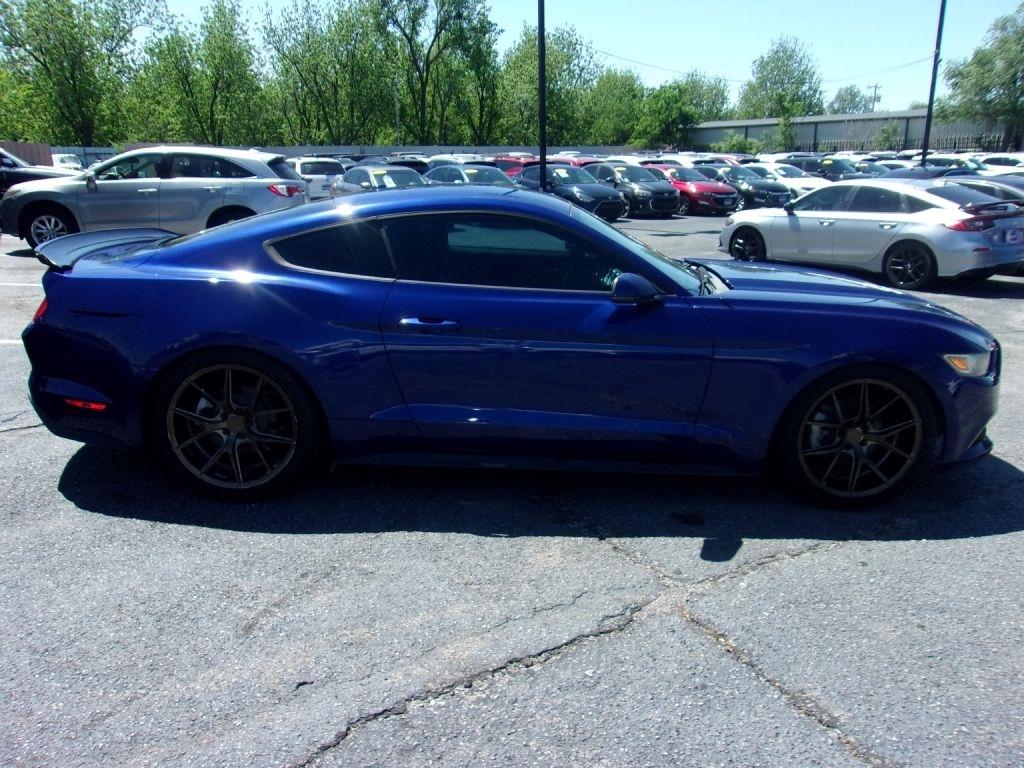 Ford Mustang EcoBoost Coupe 2015