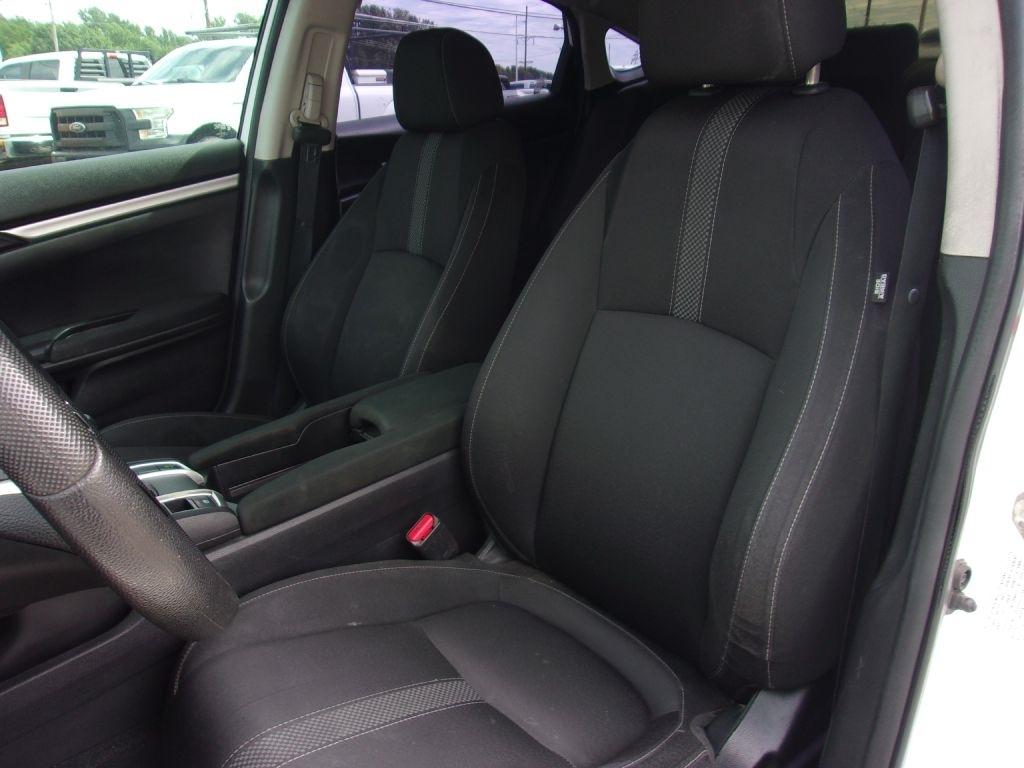 Honda Civic LX Sedan 6MT 2019