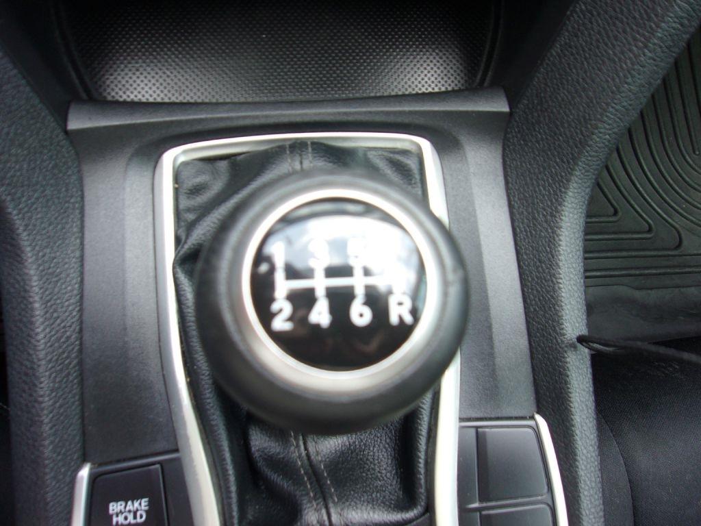 Honda Civic LX Sedan 6MT 2019