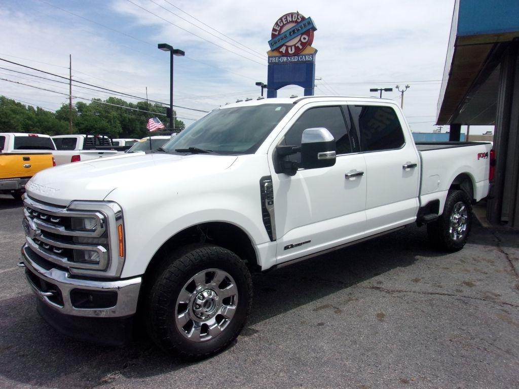 Ford F-250 SD Platinum Crew Cab 4WD 2023