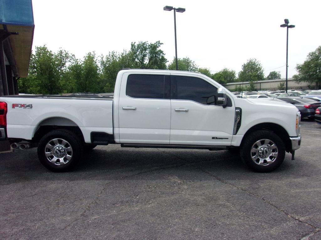 Ford F-250 SD Platinum Crew Cab 4WD 2023